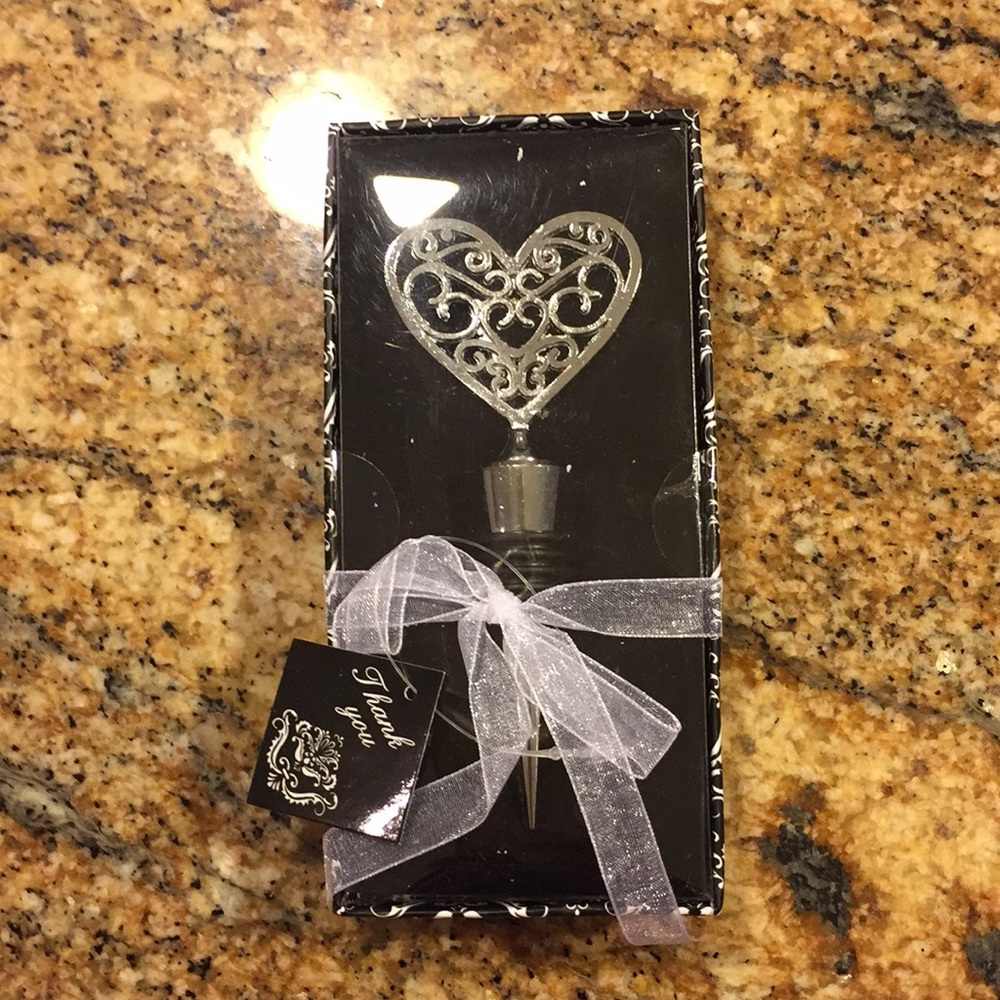 Multiple Metal heart wine stopper